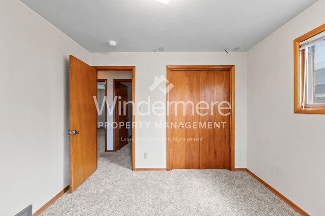 Building Photo - 2115 W Kiernan Ave