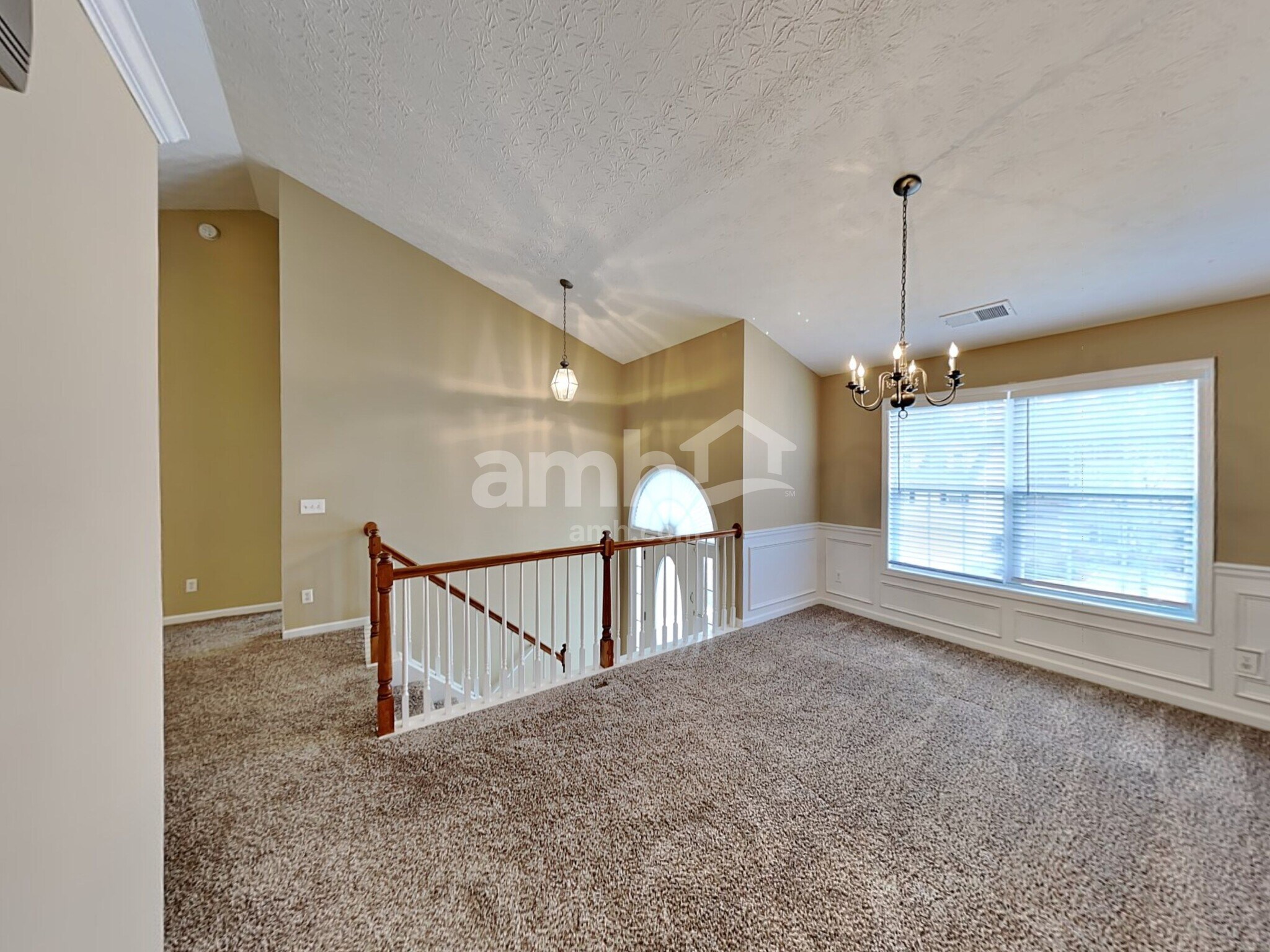 Building Photo - 123 W Skyline Vw