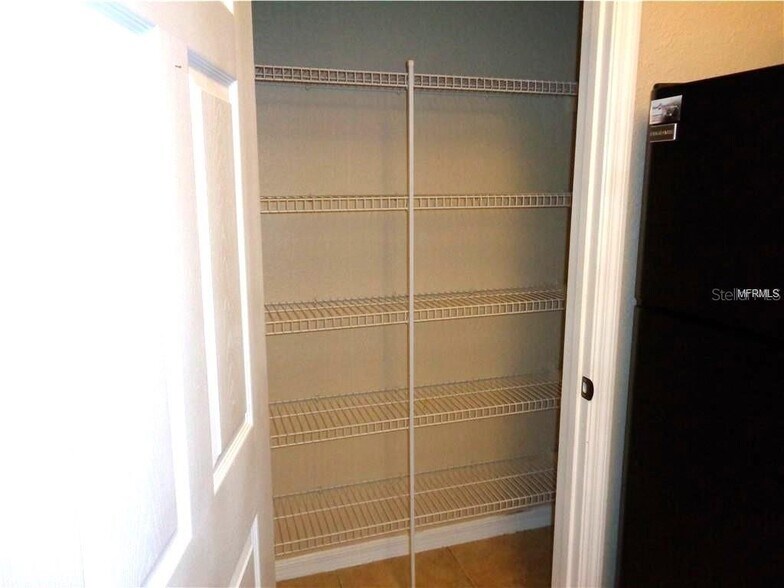 Building Photo - 725 Chilt Dr