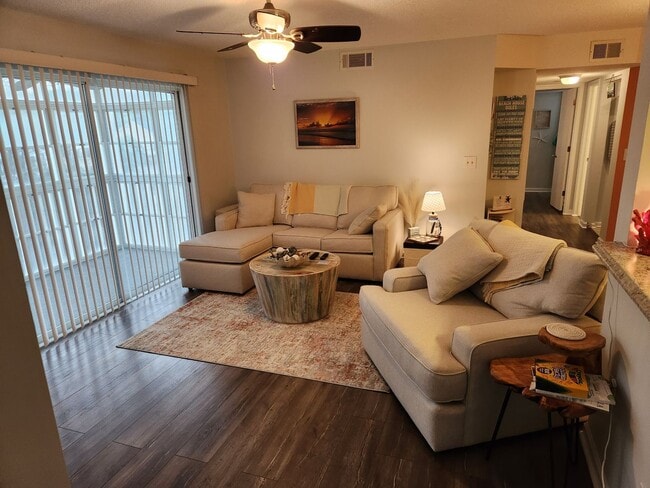 Building Photo - South Bay Lakes 2-Bedroom, 2-Bathroom Condo