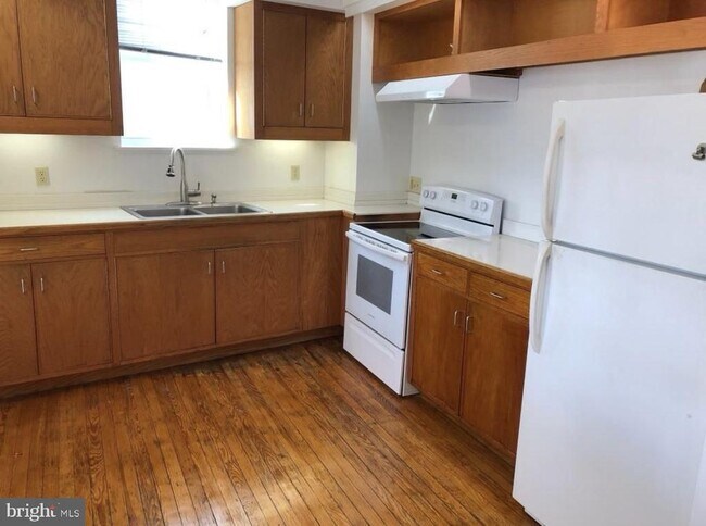 Building Photo - 7 Coryell St