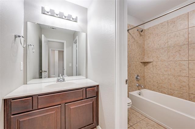 Building Photo - 1824 Villa Dr