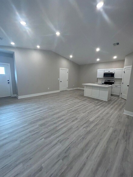 Building Photo - 12817 E Blake St