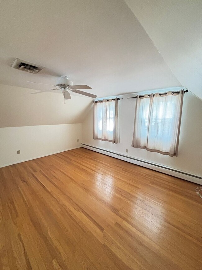 Building Photo - Spacious 3br Home for rent located in Whitehall, Echo Heights!