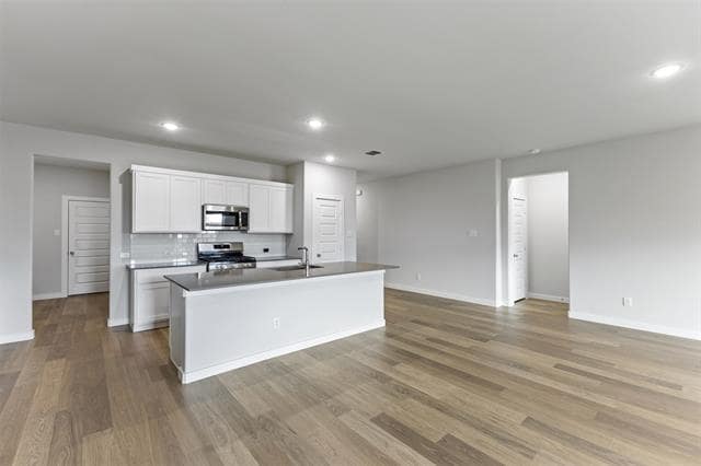 Building Photo - 905 Honeydew Ln