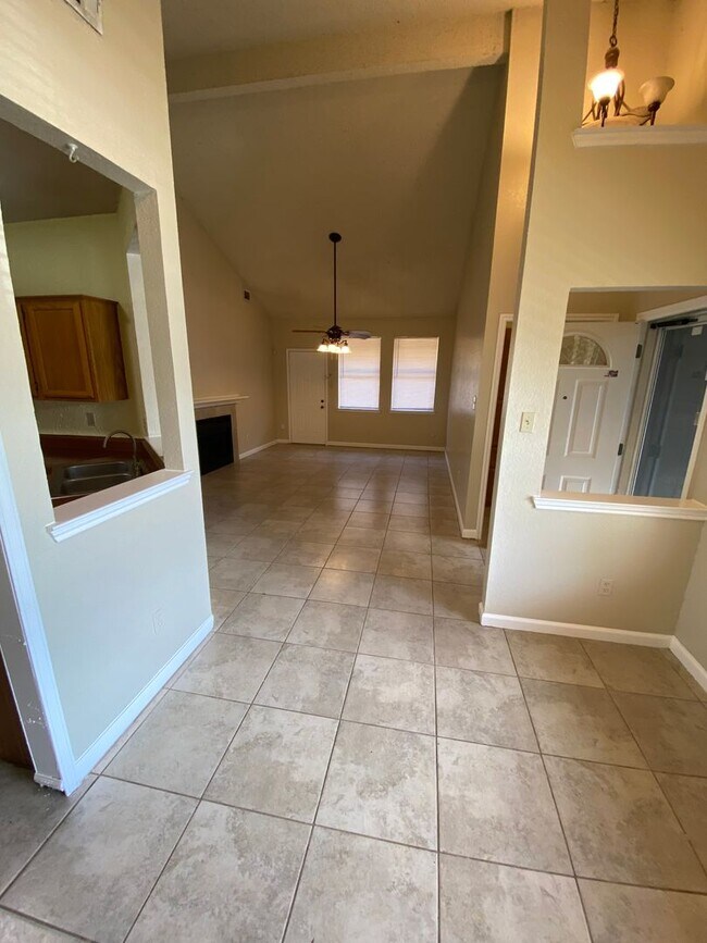 Building Photo - An Affordable and Beautiful Home