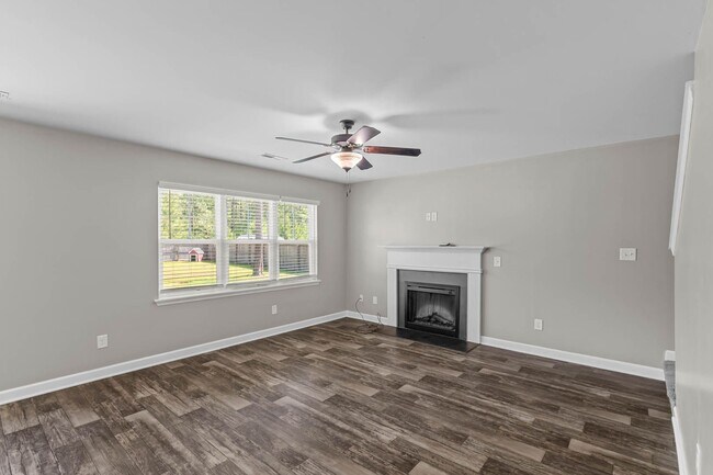 Building Photo - 3 Bed | 2.5 Bath | ~1,536 Sq Ft | Available for Rent