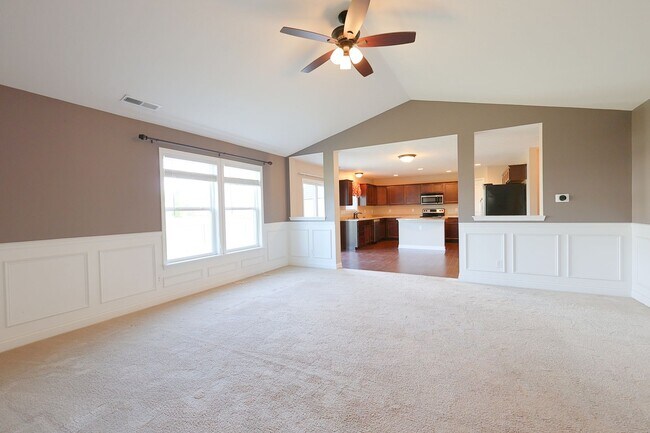 Building Photo - Beautiful 3 Bedroom House in Quiet Auburn ...