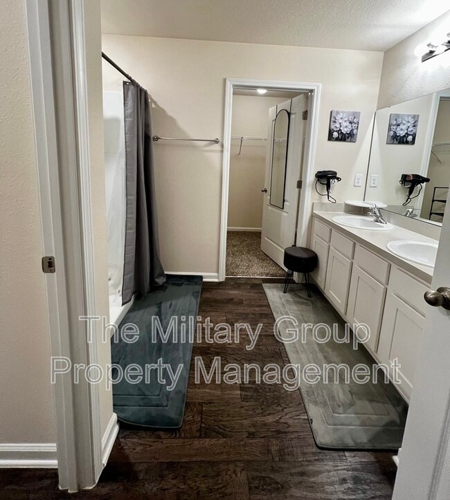 Building Photo - 15697 Strawberry Roan Ct