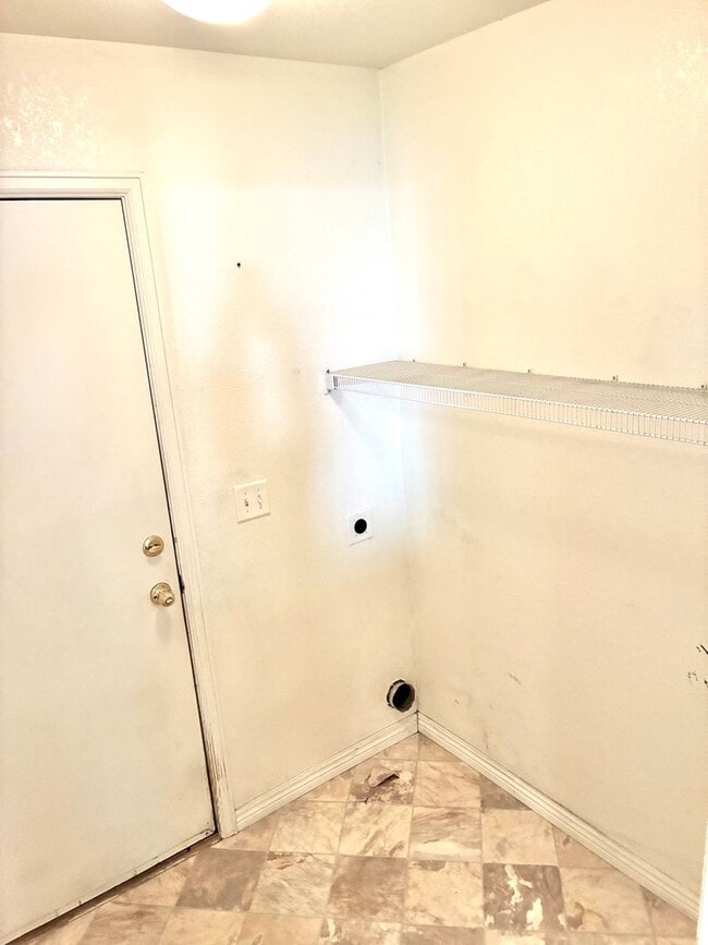 Building Photo - 3 Bedroom, 2.5 Bath Townhome with 2 Car Attached Garage in Northwest Loveland, CO - 2 Weeks Free ...