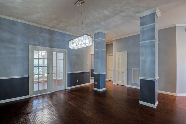 Building Photo - 3403 Kerr Ln