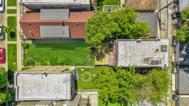 Building Photo - 1238 N Artesian Ave