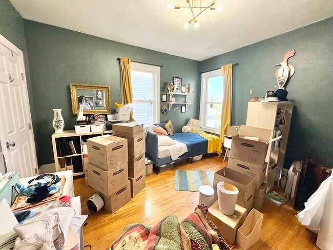 Building Photo - 367 Cardinal Medeiros Ave