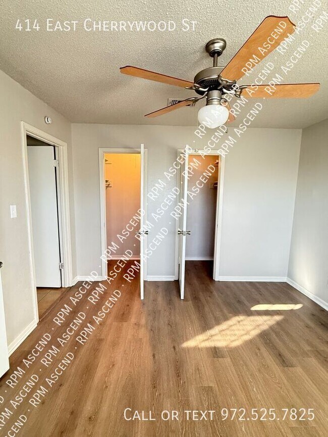 Building Photo - 414 E Cherry Wood Ln