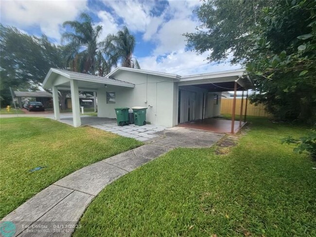 Building Photo - 2634 NW 51st Pl