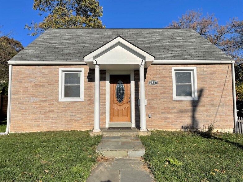 Building Photo - 1817 N Culpeper St