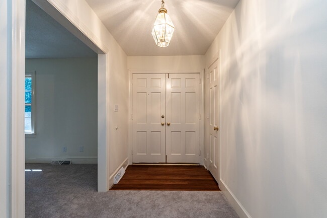 Building Photo - 4718 Rembert Dr
