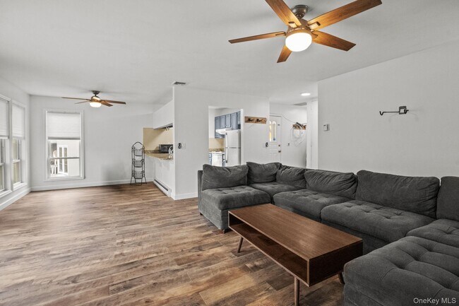 Building Photo - 11 Woods Brooke Ln