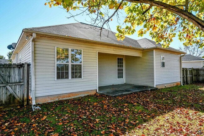 Building Photo - 107 Dorothy Ct