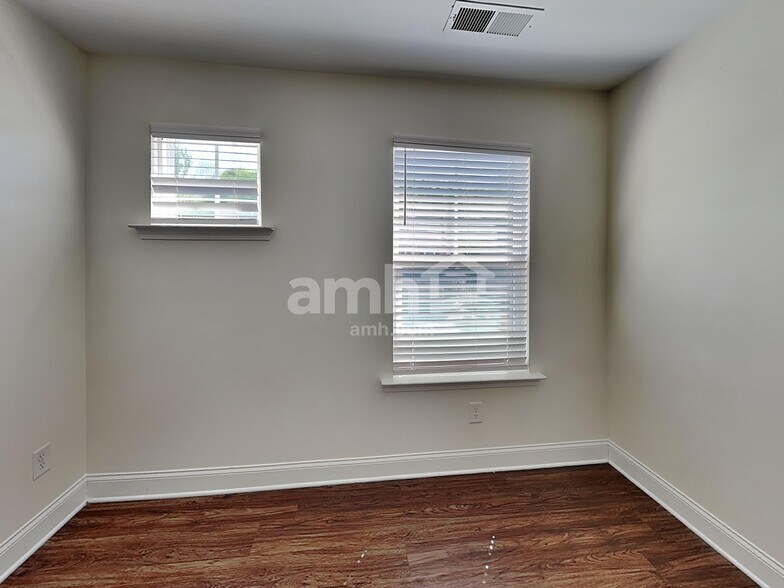 Building Photo - 592 Woodall Rd