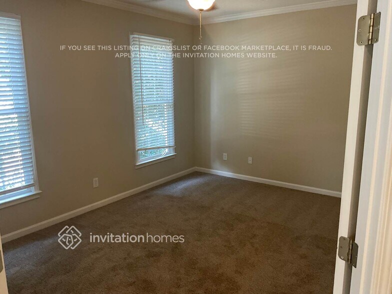 Building Photo - 799 Gardenside Cir SE