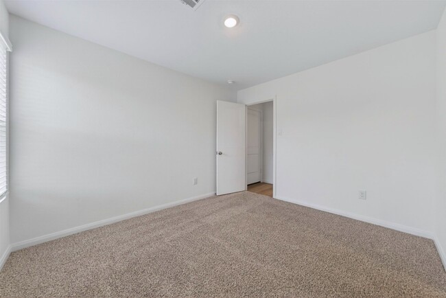 Building Photo - 2037 E Gemini Dr