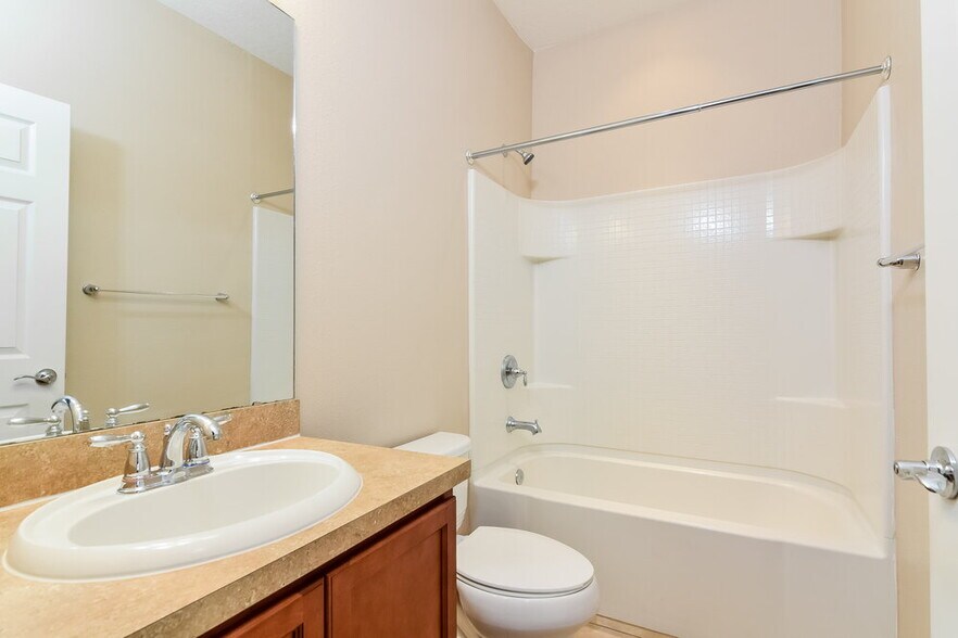 Building Photo - 10615 55th Ct E