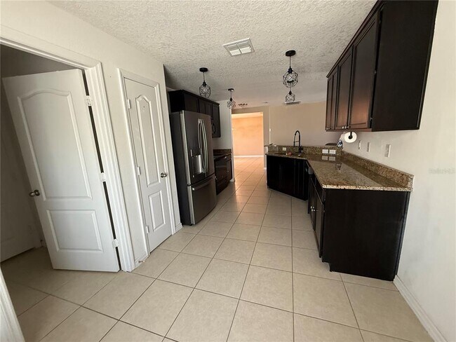 Building Photo - 820 Chatham Walk Dr