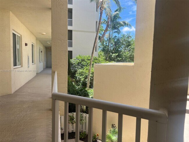 Building Photo - 3500 Oaks Clubhouse Dr