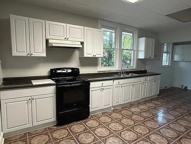 Building Photo - 1 Bedroom 1 Bathroom