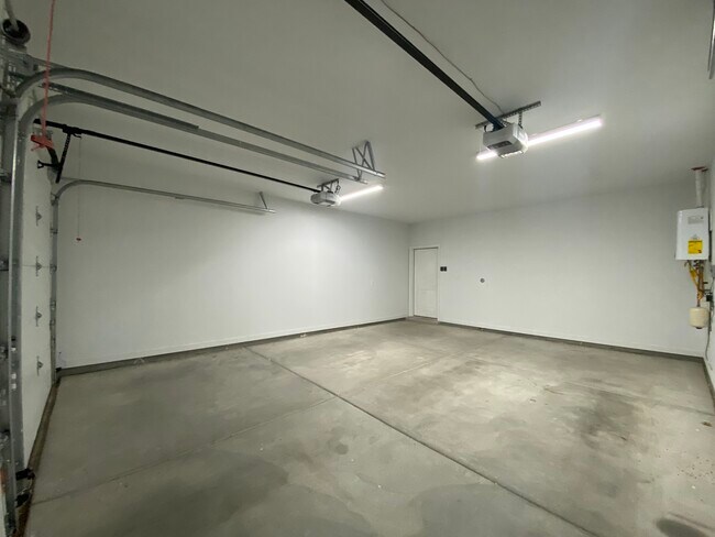 Building Photo - 844 Tijeras Ave NW