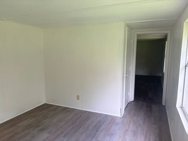 Building Photo - 2152 Glen Gardner Dr