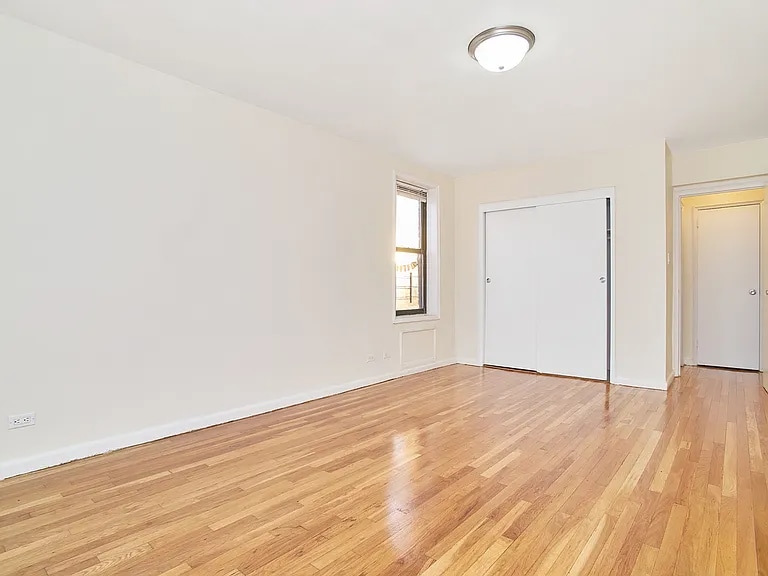 Building Photo - 83-40 Britton Ave