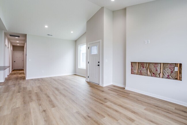 Building Photo - Brand New Long Beach Community
