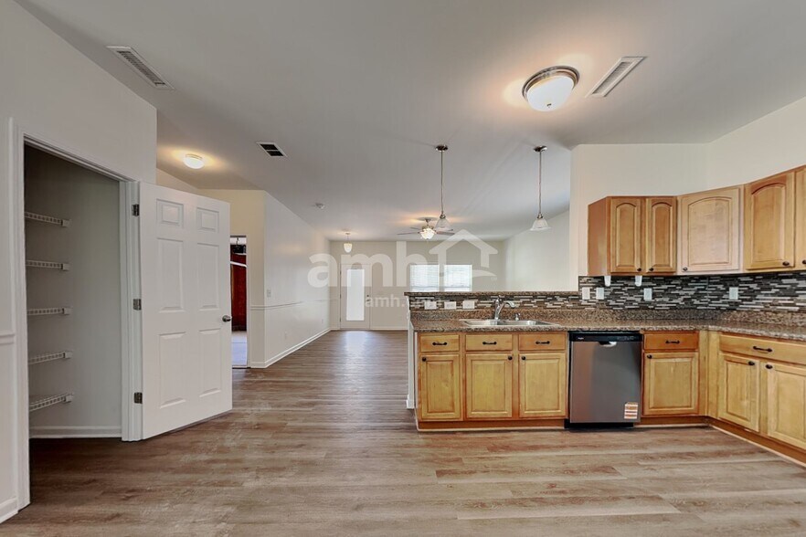 Building Photo - 145 Collenton Ln