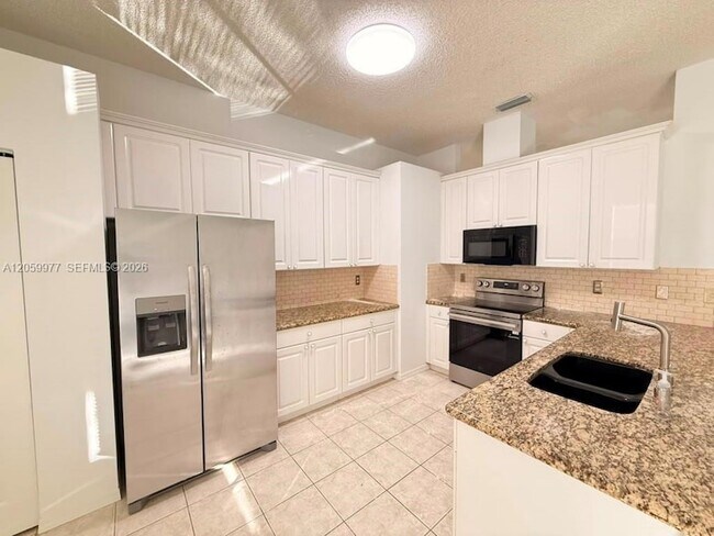 Building Photo - 420 SE 23rd Ln