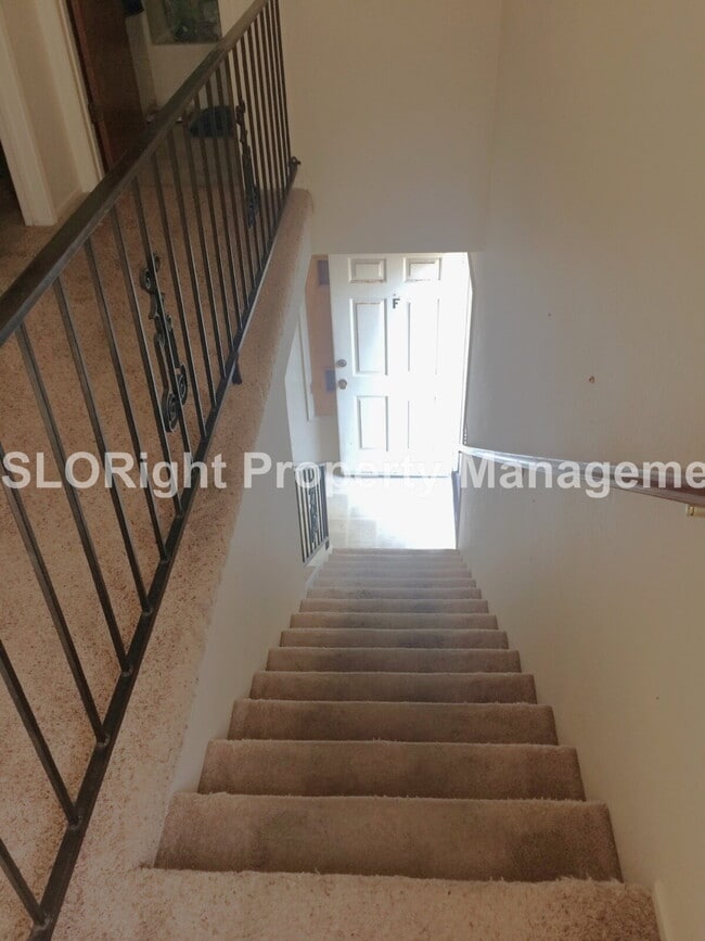 Building Photo - AVAILABLE OCTOBER - Grover Beach Two Story Townhome - 2 Bedroom / 2 Bathroom