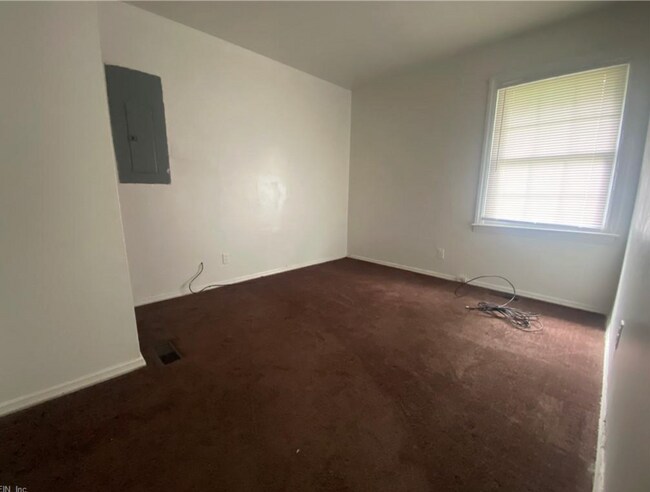 Building Photo - Portsmouth House for Rent!