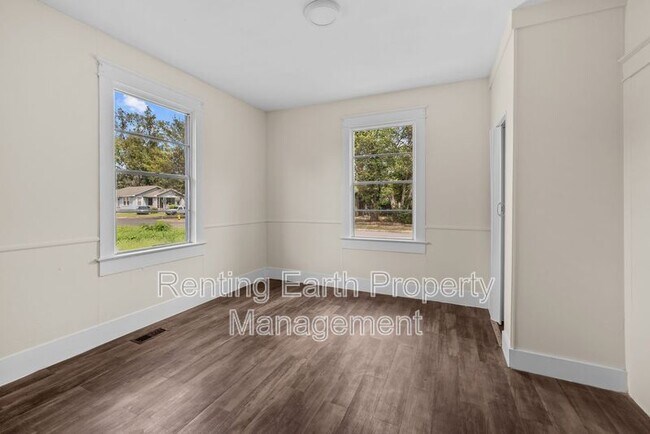 Building Photo - 4632 Ave U