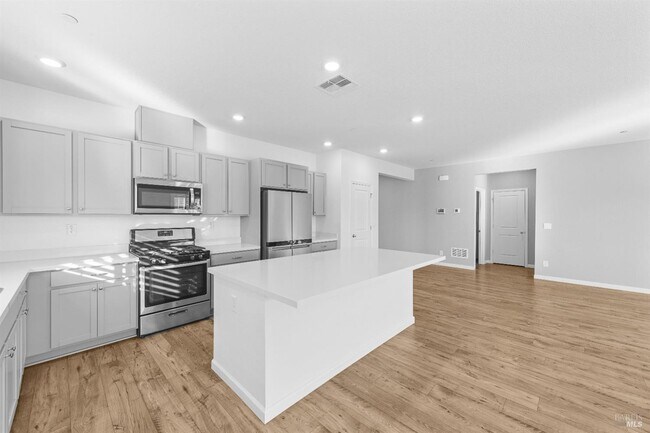 Building Photo - 655 Honey Bee Rd
