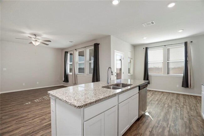Building Photo - 19004 Elk Horn Dr