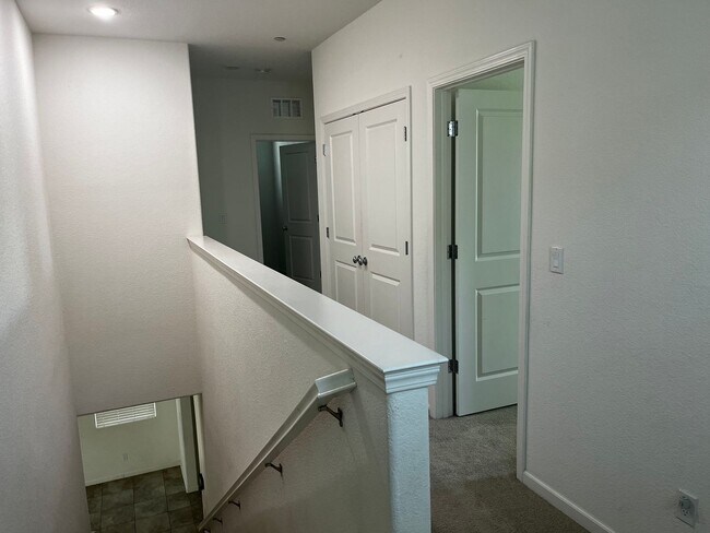Building Photo - Excellent Witney Ranch 4 Bedroom, 3 Bathroom Home in Whitney Ranch for Rent.