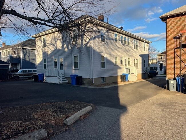 Building Photo - 14 Eddy St