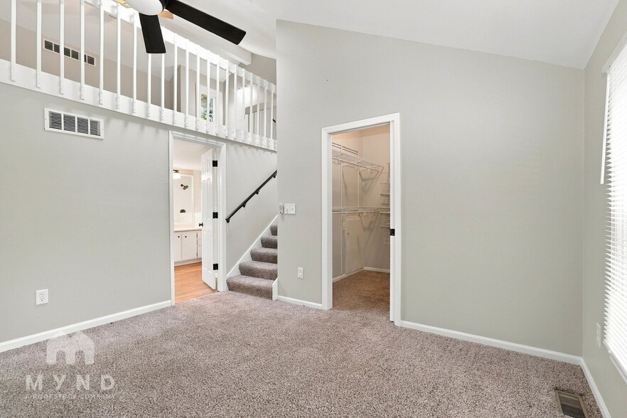 Building Photo - 2208 Surreygate Dr