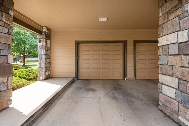 Building Photo - 15460 Canyon Gulch Ln