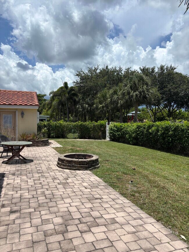 Building Photo - 9308 Lake Serena Dr