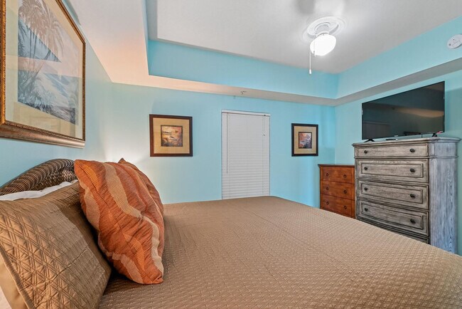 Building Photo - 15817 Front Beach Rd