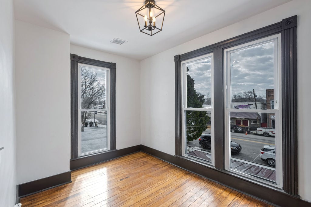 Building Photo - 205 Broadway St