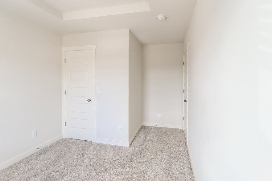 Building Photo - 608 The Heights Ln