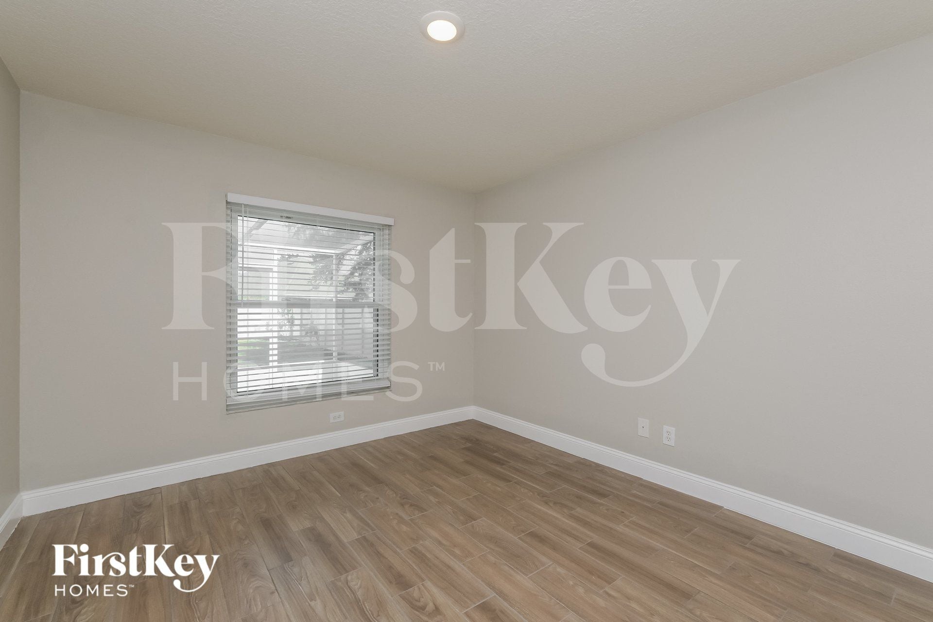 Building Photo - 7536 Regents Garden Way